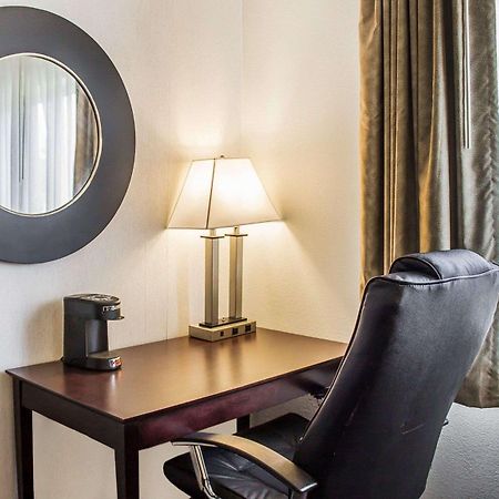 Quality Inn & Suites Стерджен-Бей Экстерьер фото