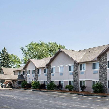 Quality Inn & Suites Стерджен-Бей Экстерьер фото