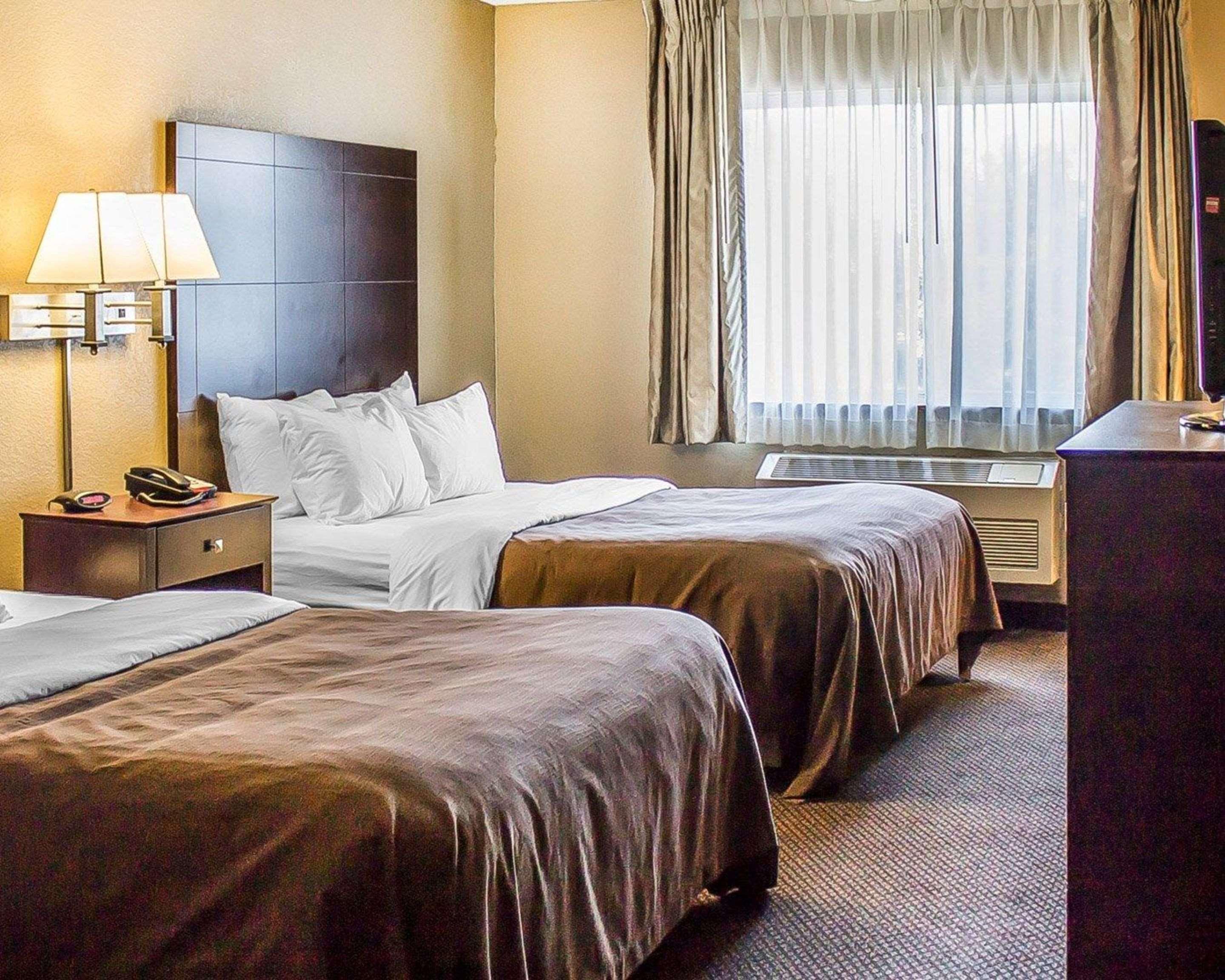 Quality Inn & Suites Стерджен-Бей Экстерьер фото