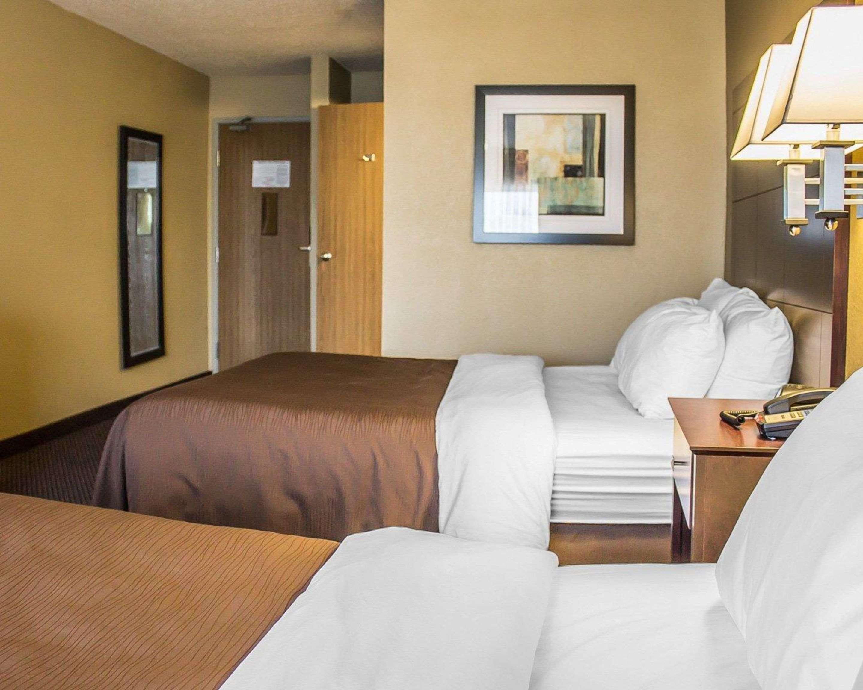 Quality Inn & Suites Стерджен-Бей Экстерьер фото