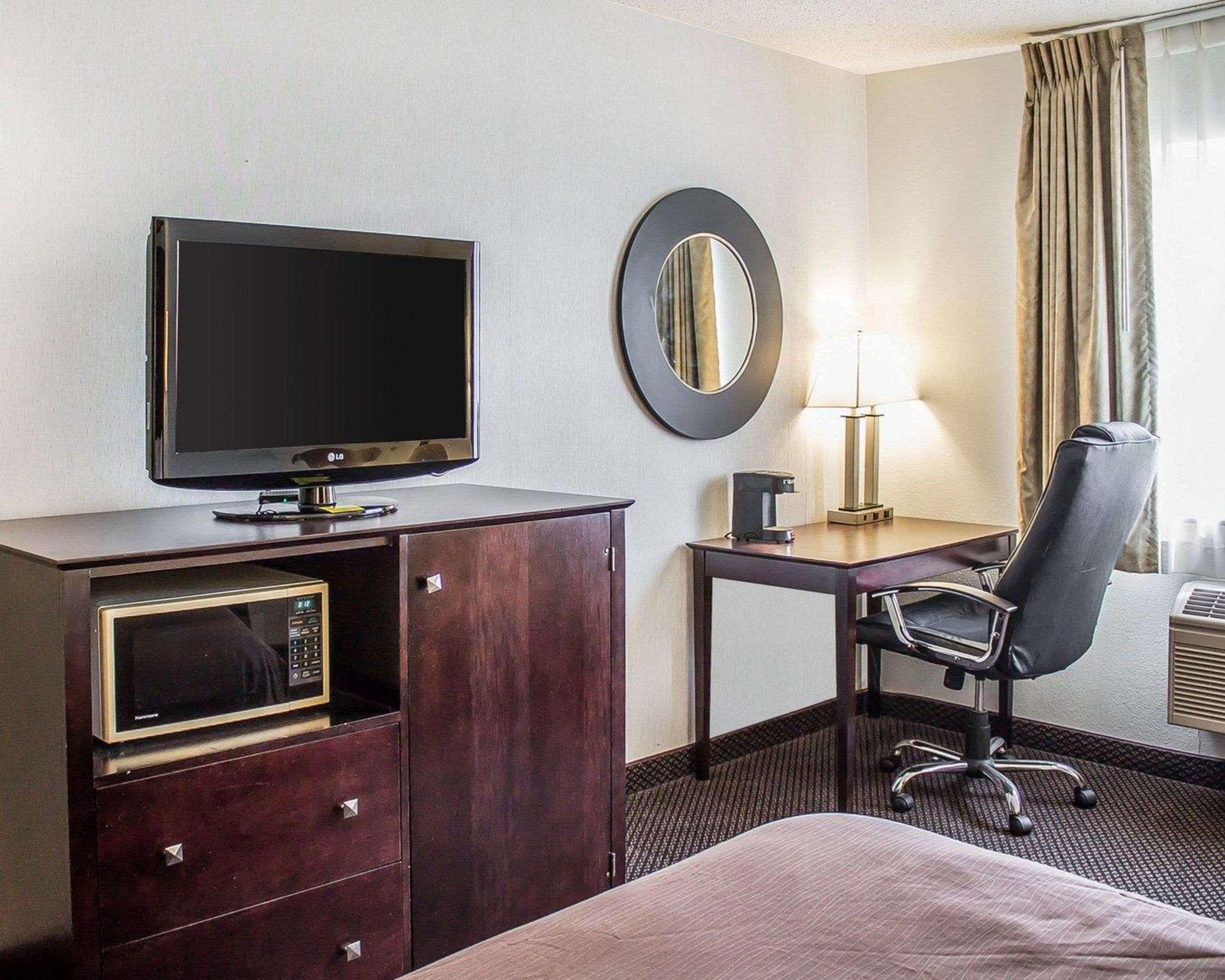 Quality Inn & Suites Стерджен-Бей Экстерьер фото