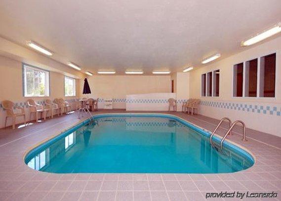 Quality Inn & Suites Стерджен-Бей Удобства фото